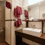 纽豪斯高级酒店 酒店