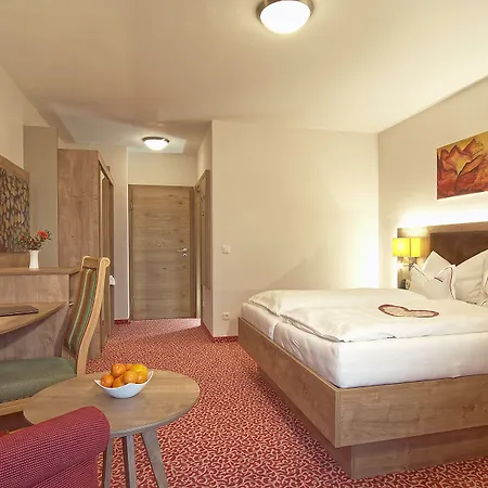 Hotel Neuhäusl Superior 4*