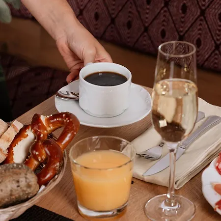 Hotel Neuhaeusl - Herzlich Familiaer Hotell 4*