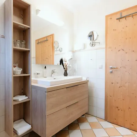 Hotell Hotel Neuhaeusl - Herzlich Familiaer 4*