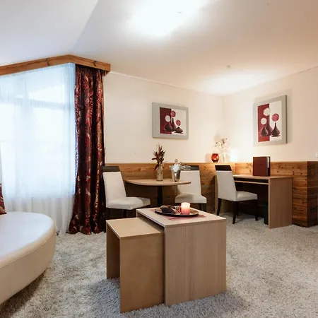 Neuhaeusl - Herzlich Familiaer 酒店 4*