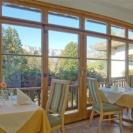 Neuhaeusl Superior Hotel 4*