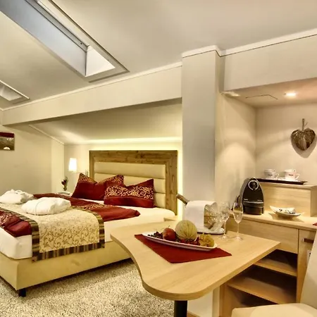 Neuhäusl Superior Hotel 4*