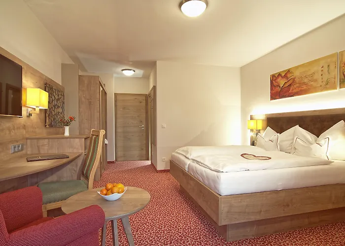 Hotel Neuhaeusl Superior 4*