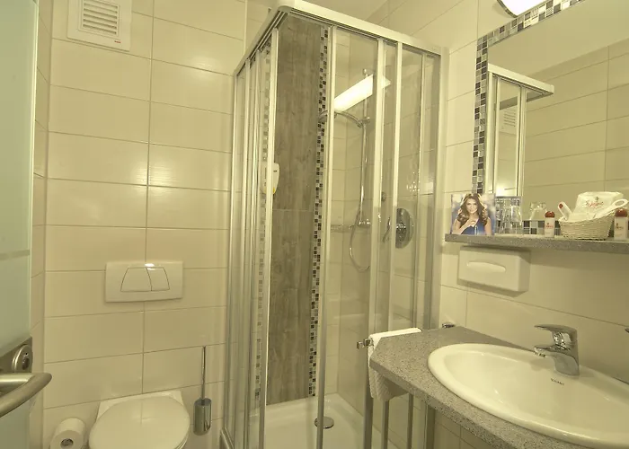 Neuhaeusl Superior Hotel 4*