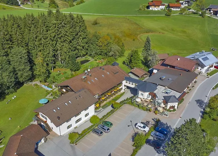 Hotel Neuhaeusl Superior 4*