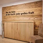 Hotel Neuhaeusl Superior 4*