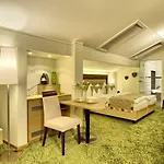 Hotel Neuhaeusl Superior 4*