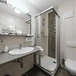 纽豪斯高级酒店 酒店