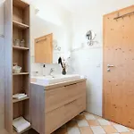Hotel Neuhaeusl Superior 4*