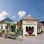 纽豪斯高级酒店 酒店
