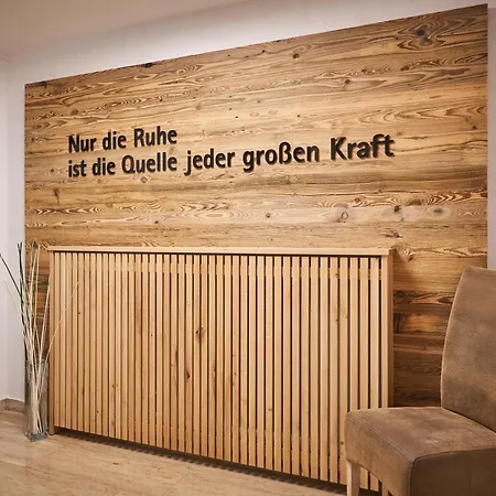 Hotel Neuhaeusl Superior 4*