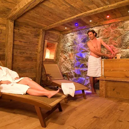 Ξενοδοχείο Neuhaeusl Superior 4*