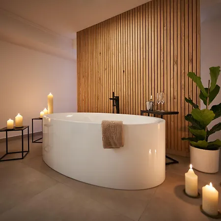 Neuhaeusl - Herzlich Familiaer Hotel 4*