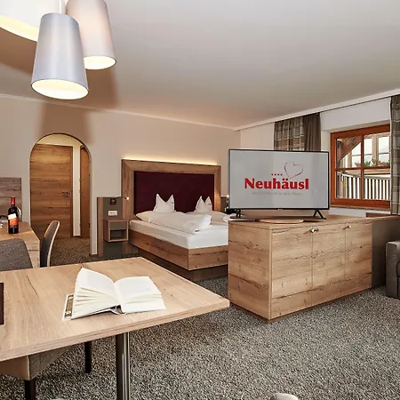 Neuhaeusl - Herzlich Familiaer Отель 4*