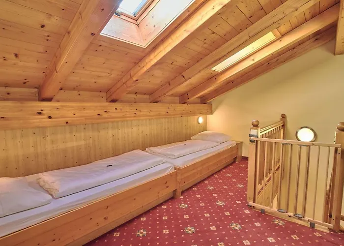 Hotel Neuhäusl Superior 4*